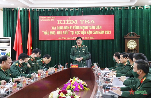 Trung tướng Ngô Minh Tiến kiểm tra đơn vị vững mạnh toàn diện tại Học viện Hậu cần